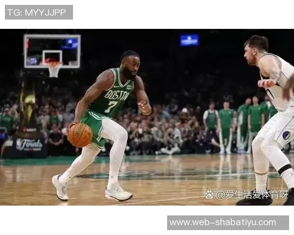 杰伦布朗谈球队阵容变动强调替代球员需要时间适应