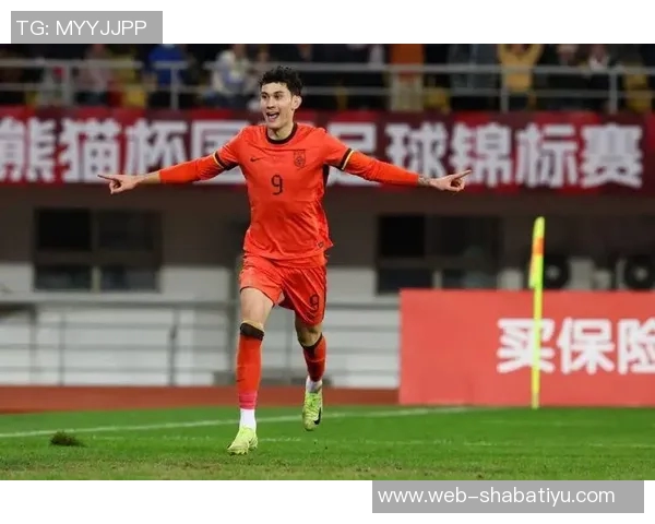 拜合拉木错失良机球停得太靠后导致单刀机会流失