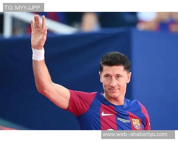 莱万感慨黄老板新专辑印在国家德比球衣上意义非凡 莱万感慨黄老板新专辑印在国家德比球衣上意义非凡